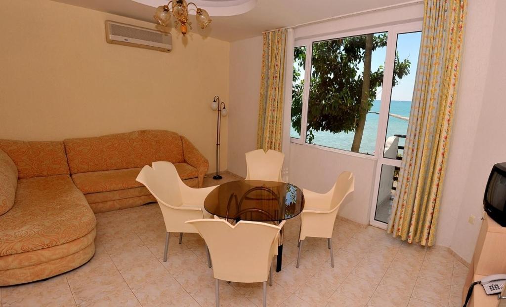 Hotel Oasis - Beach Access Balchik Chambre photo